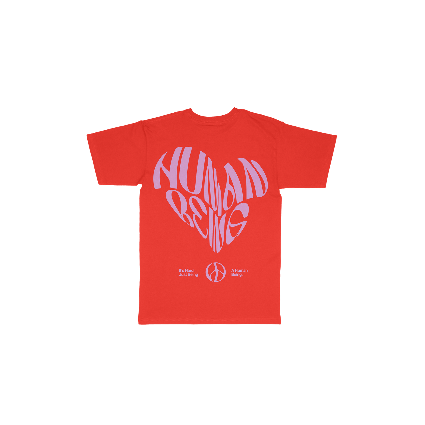 Rotes T-Shirt mit blauer Schrift bei Nico Santos